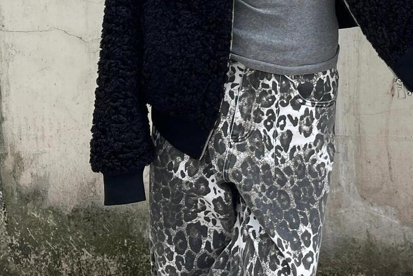 Mid Waist Leopard Print Washed Wide Leg Jeans Product Image