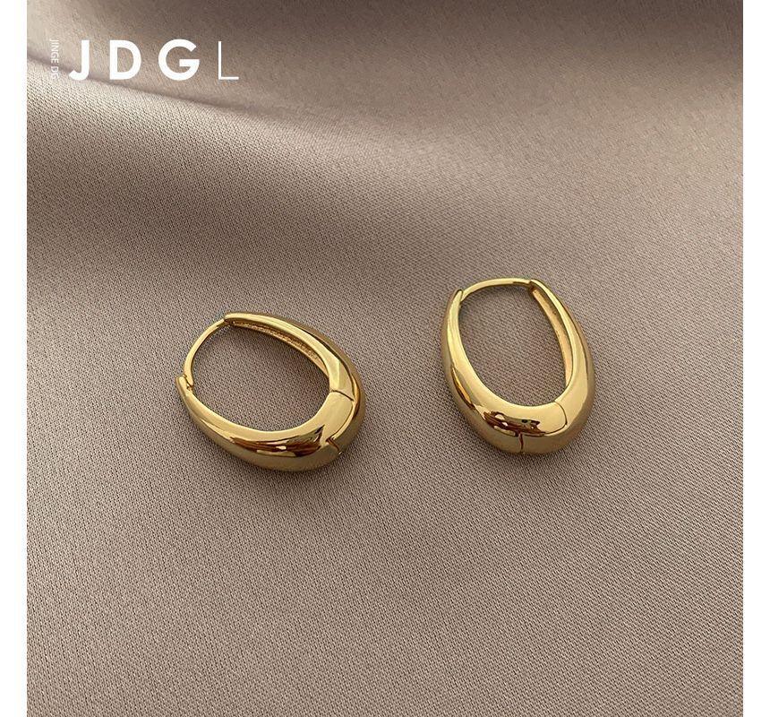 Oval Hoop Earring Product Image