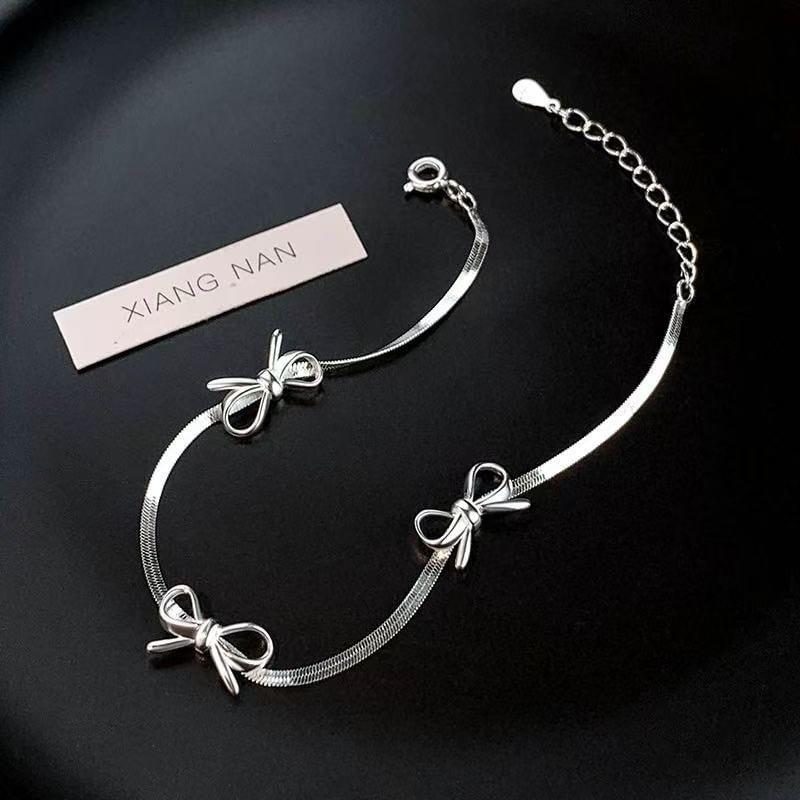 Bow Bracelet Product Image