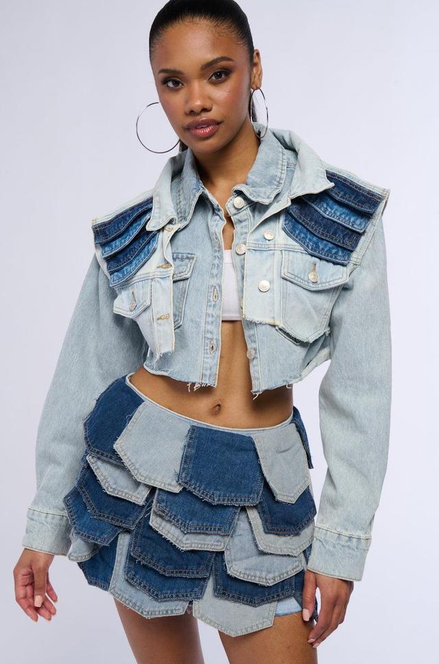 EVERYONE LOVES POCKETS DENIM CROP JACKET Product Image