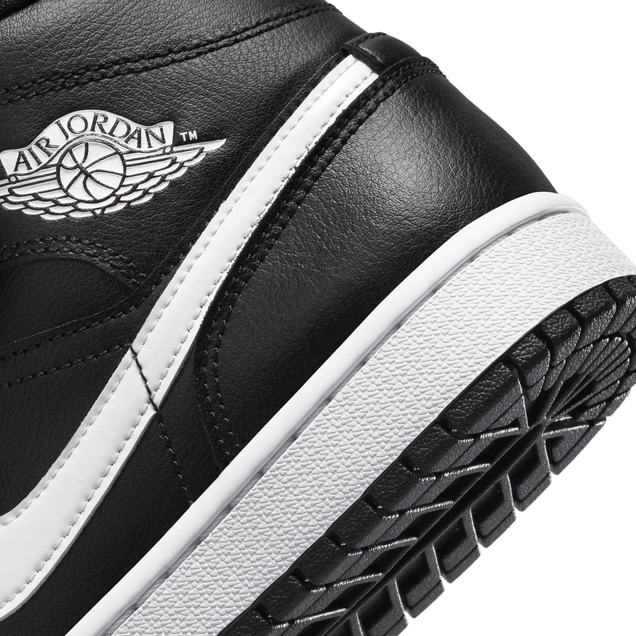 Women's Air Jordan 1 Mid Shoes Product Image