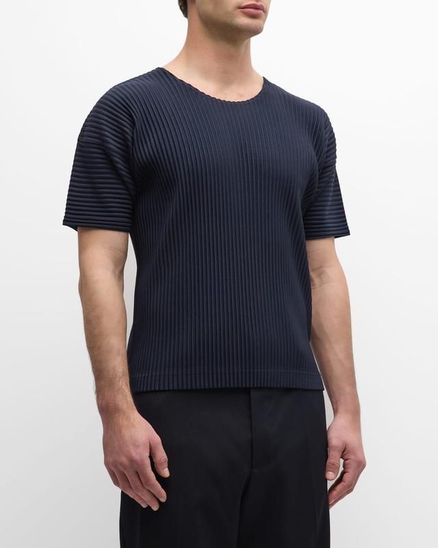 Mens Basics Short-Sleeve Pleated Shirt Product Image