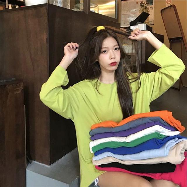 Long-Sleeve Crew Neck Plain T-Shirt Product Image