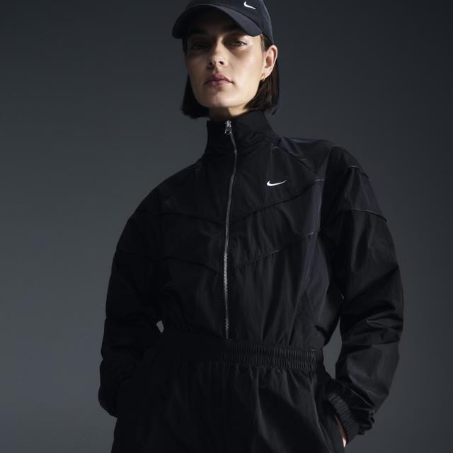 Nike Women's Windrunner Loose UV Woven Full-Zip Jacket Product Image