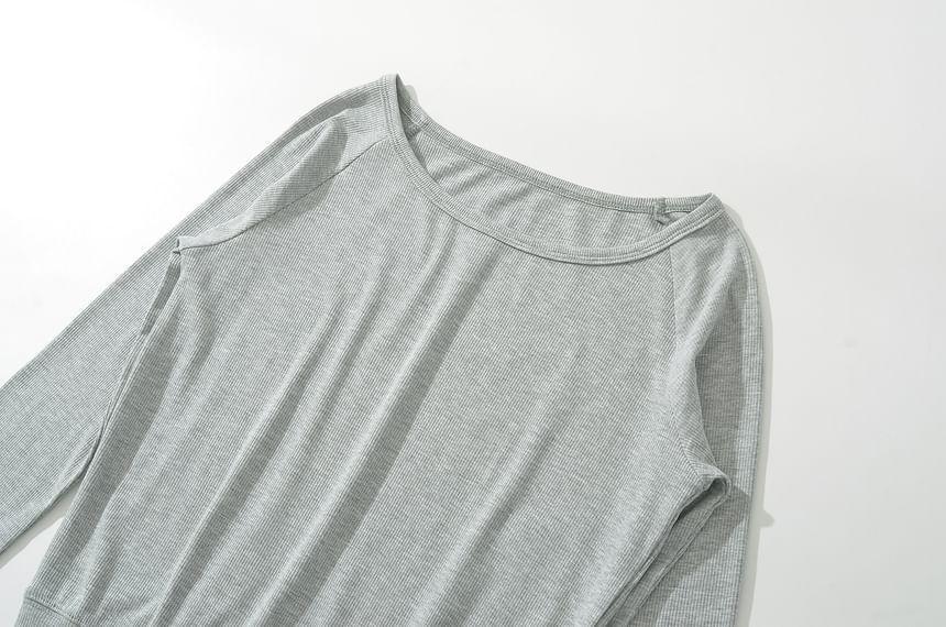 One-Shoulder Long-Sleeve Plain Tee Product Image