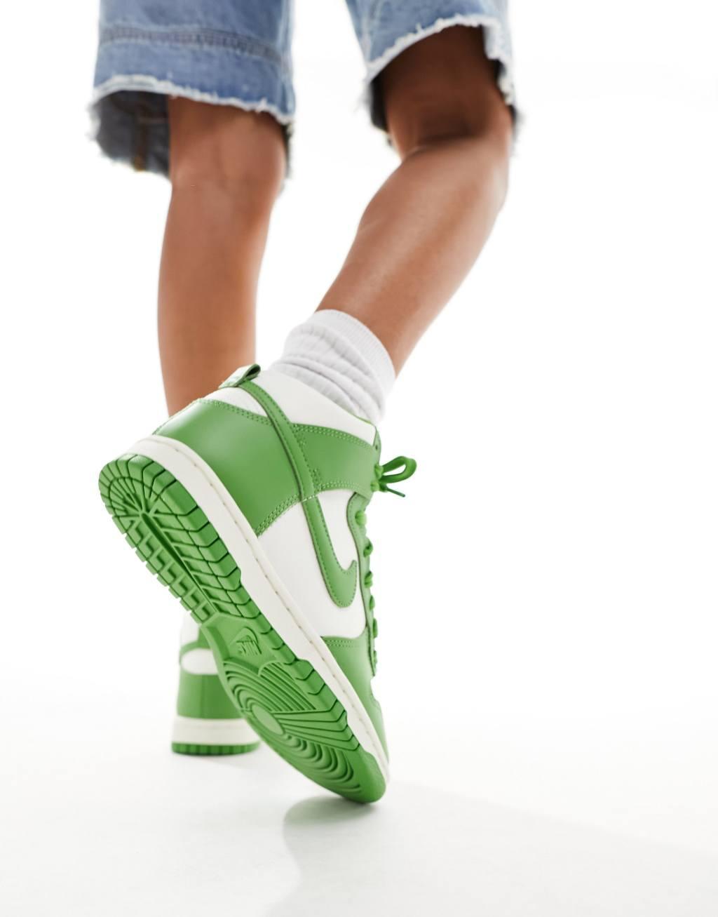 Nike Dunk High Women's Shoes Product Image