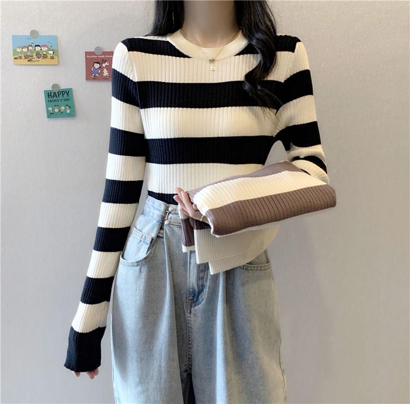 Round Neck Striped Ribbed Sweater Product Image