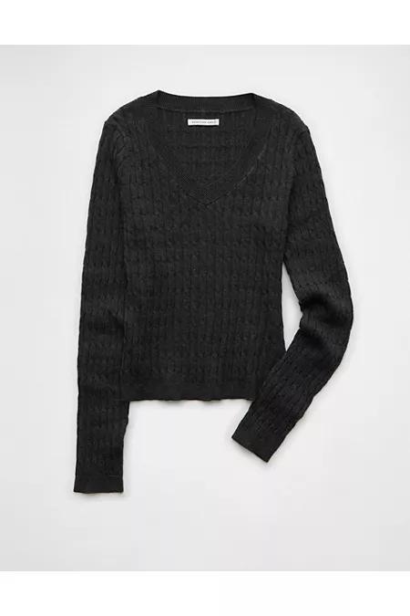 AE Fitted Cable Knit V-Neck Sweater Women's Product Image