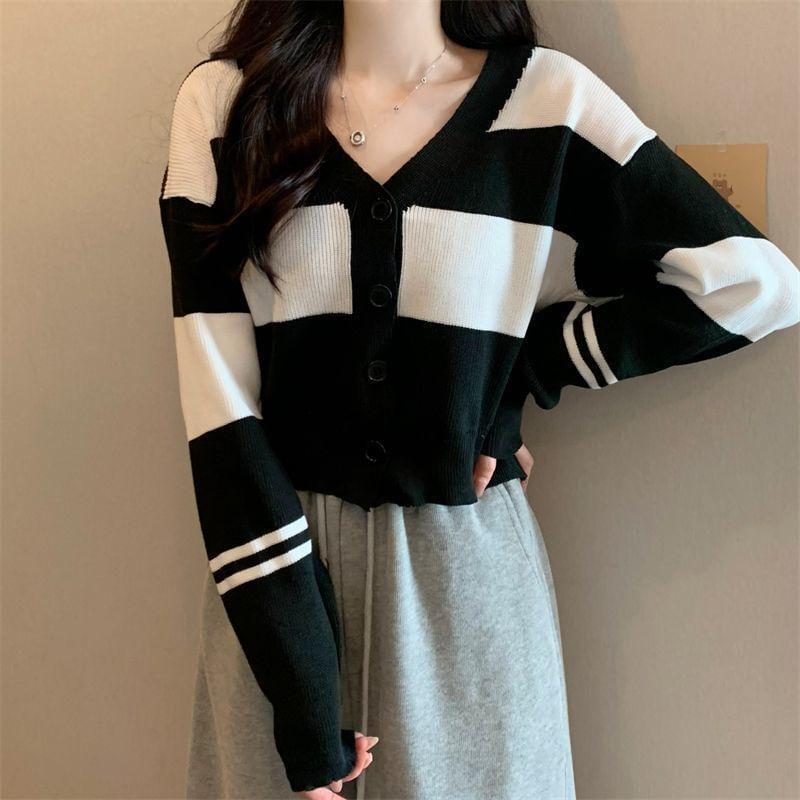 V-Neck Two Tone Button-Up Cardigan Product Image