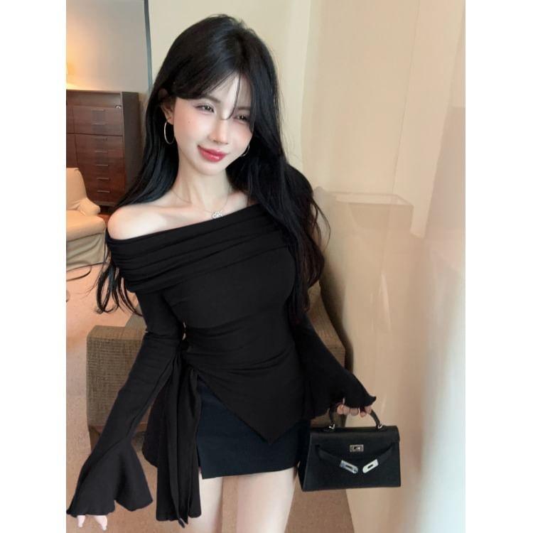 Flared-Sleeve Off-Shoulder Plain Asymmetrical Tee Product Image