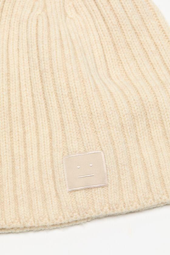 Knitted beanie Product Image