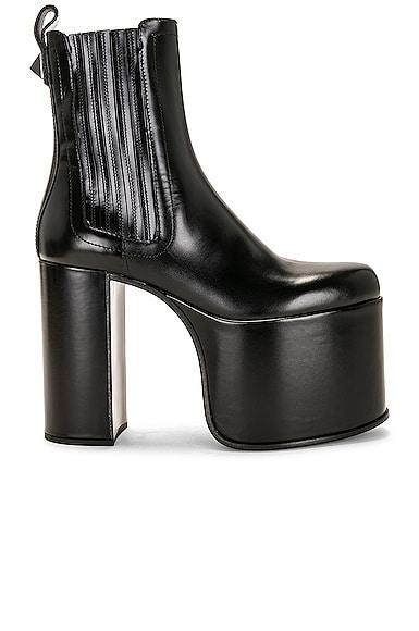 Valentino Garavani Womens Beatle High Heel Platform Booties Product Image