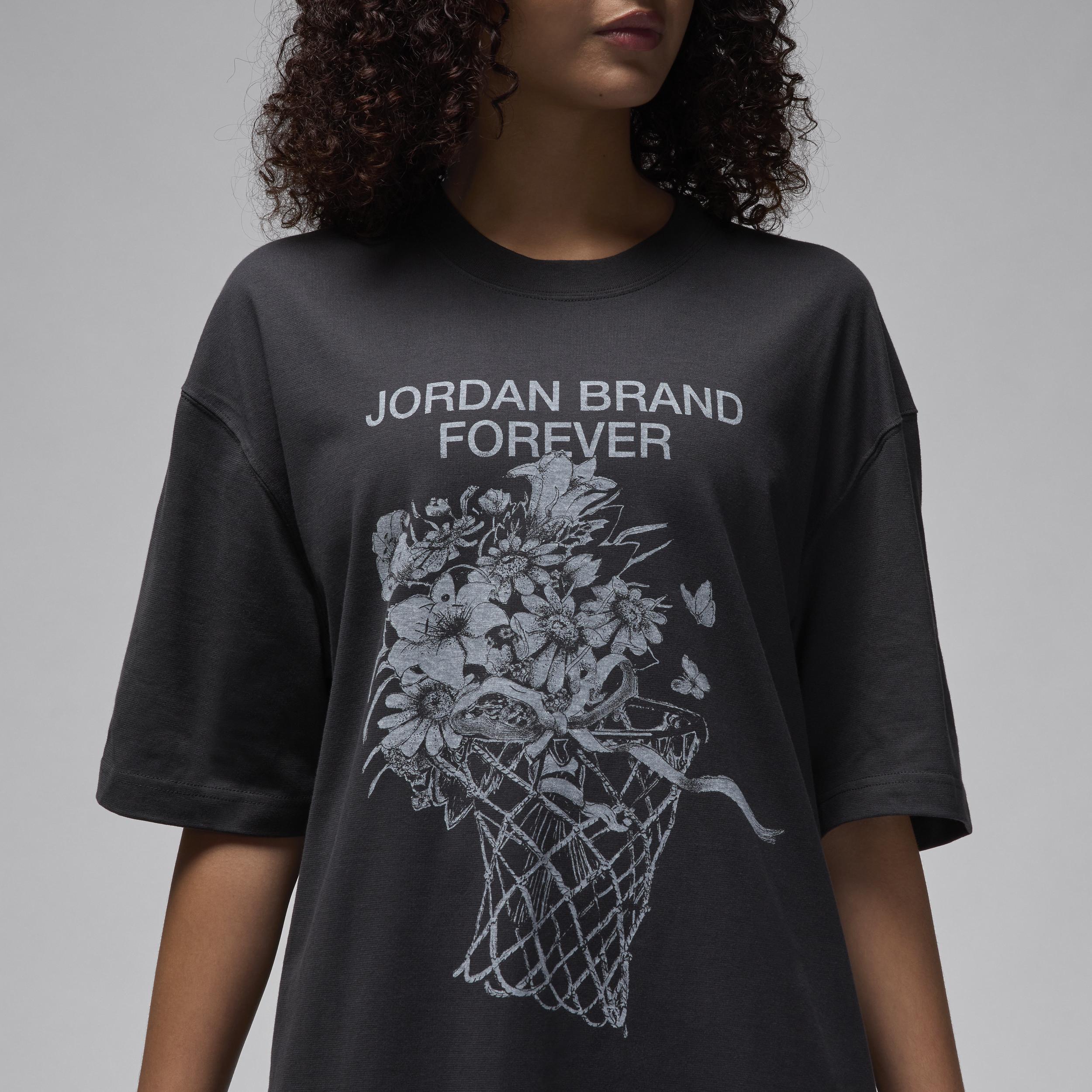 Women's Jordan Oversized Graphic T-Shirt Product Image