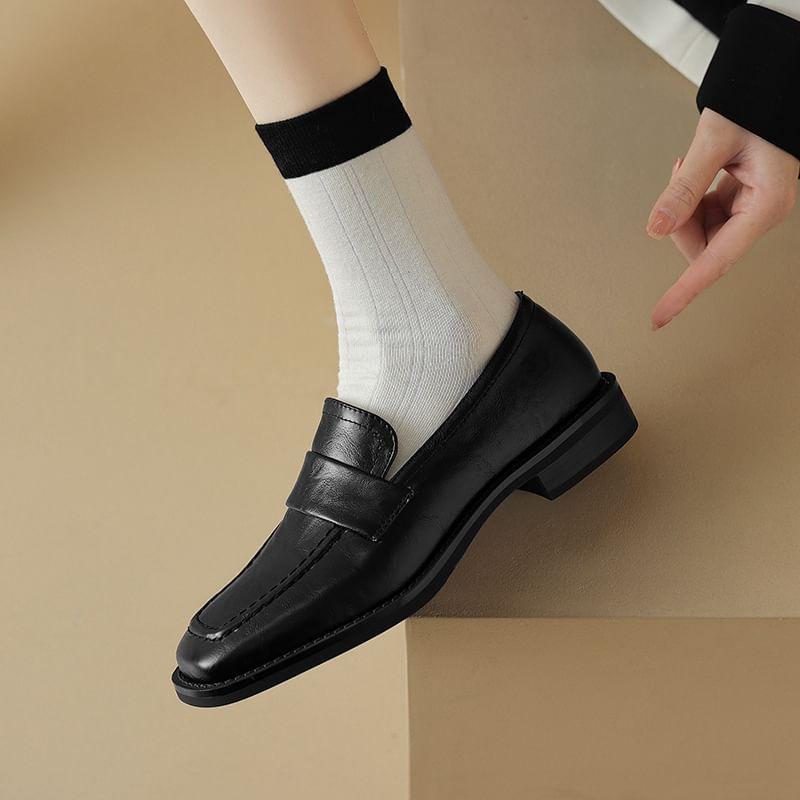 Faux Leather Retro Loafers Product Image