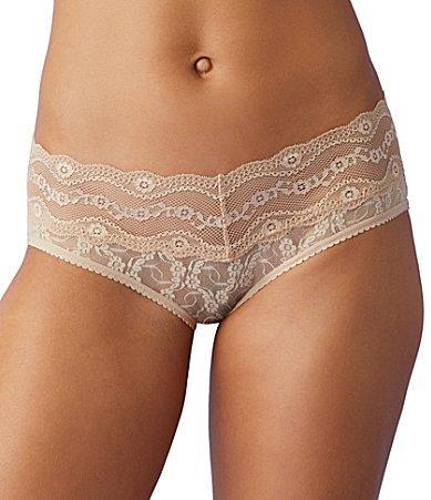 b.temptd by Wacoal Womens Lace Kiss Hipster Underwear 978282 Product Image