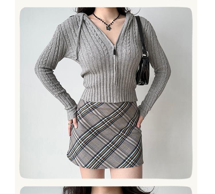 Cable Knit Zip-Up Crop Cardigan Product Image