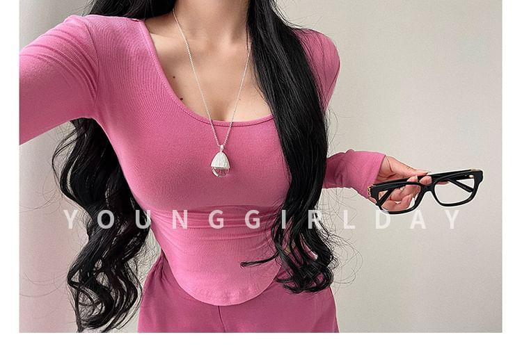 Long Sleeve Scoop Neck Plain Tee Product Image