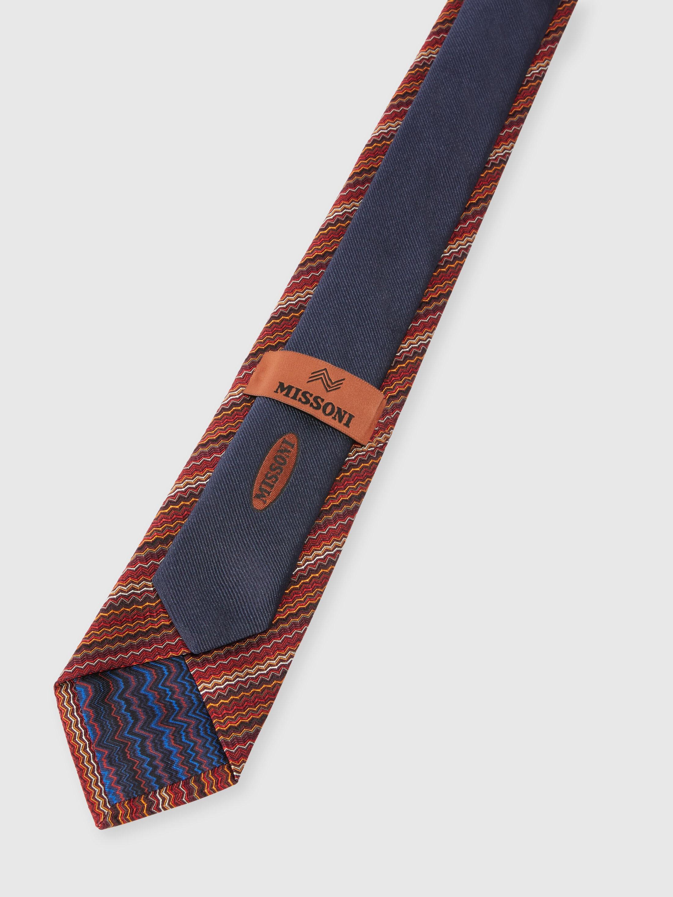 Silk tie with zig zag pattern Product Image