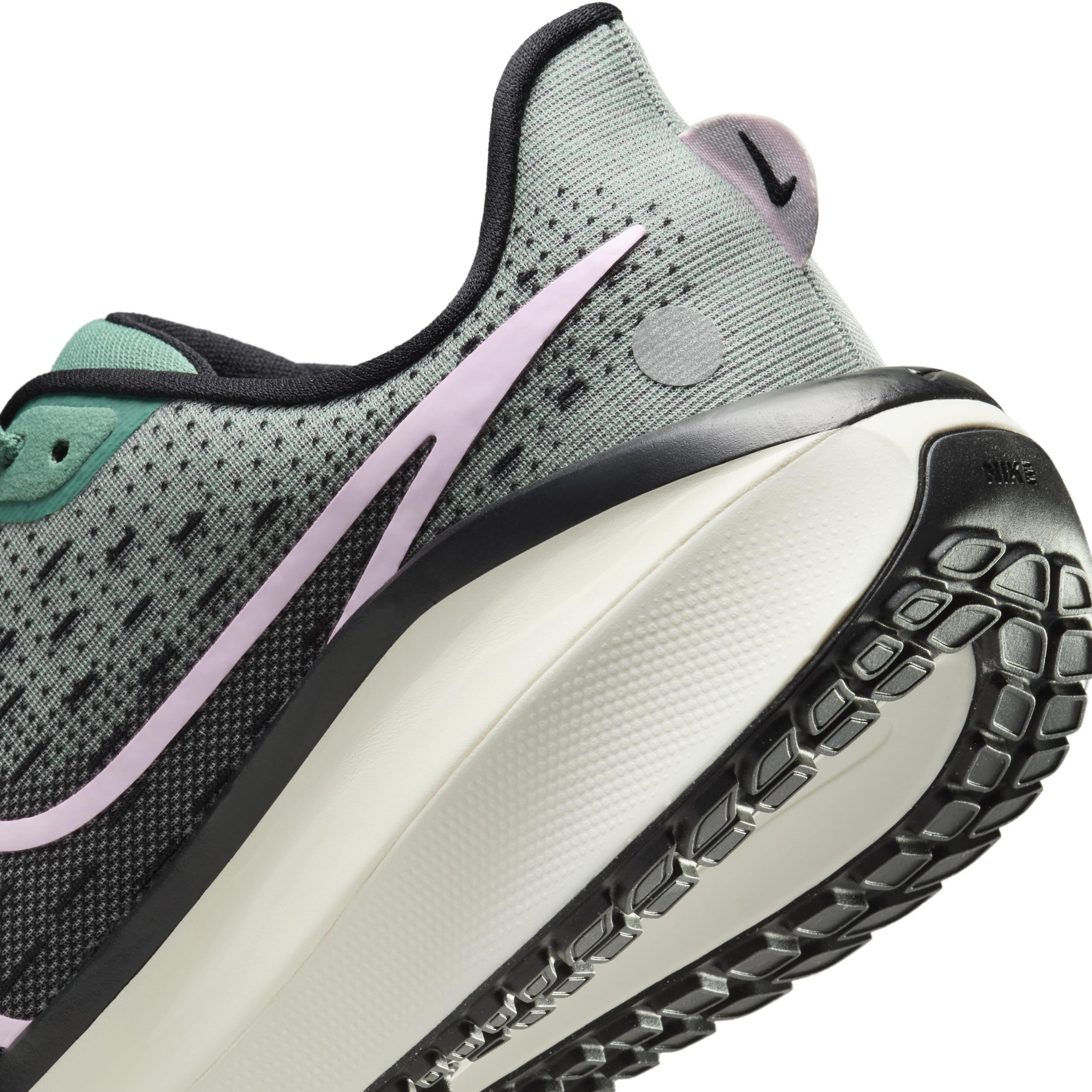 Nike Vomero 17 Women's Road Running Shoes Product Image