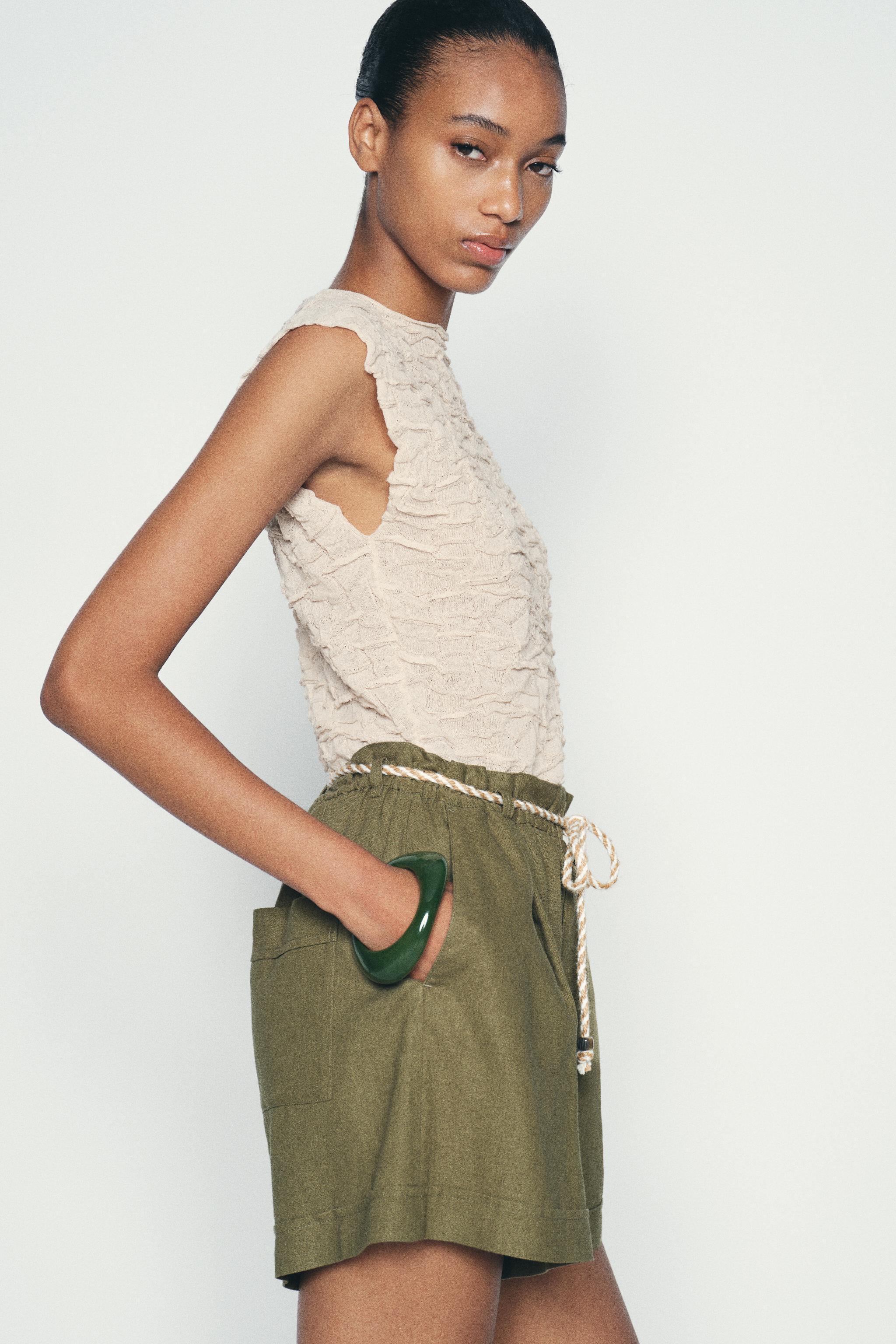 WRINKLED EFFECT KNIT TOP Product Image