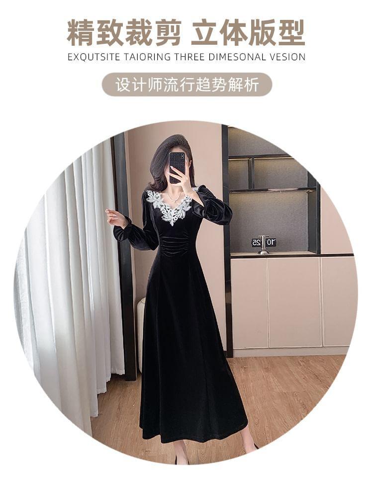 Puff-Sleeve V-Neck Lace Trim Midi A-Line Velvet Dress Product Image