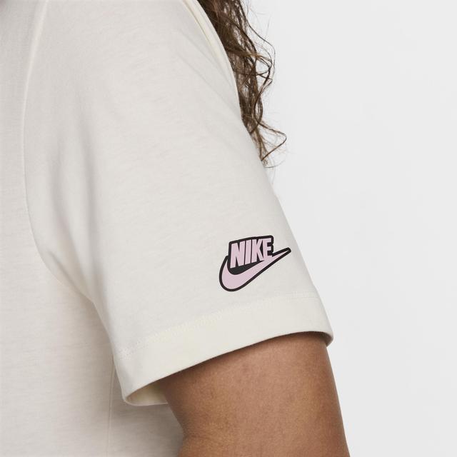 Nike Men's Club T-Shirt Product Image