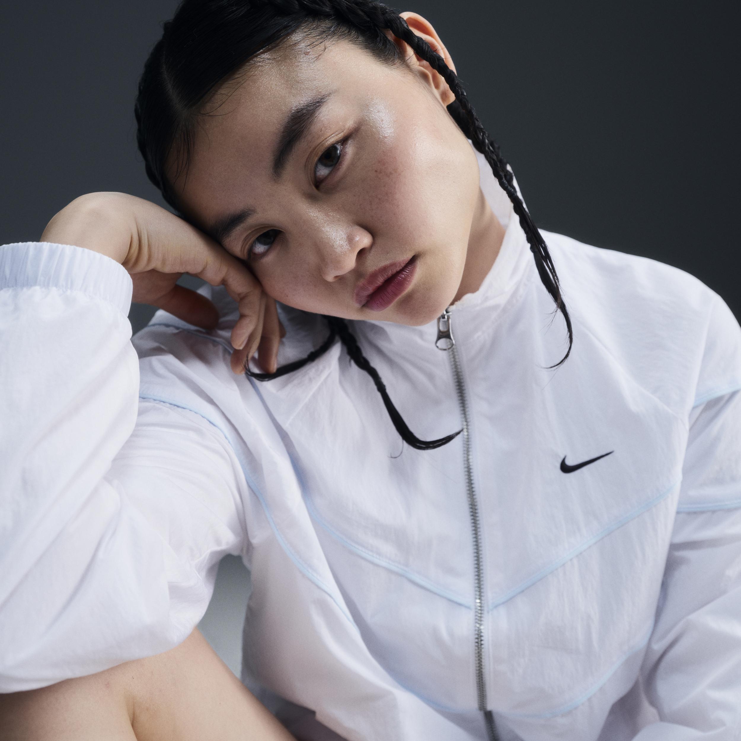 Nike Women's Windrunner Loose UV Woven Full-Zip Jacket Product Image