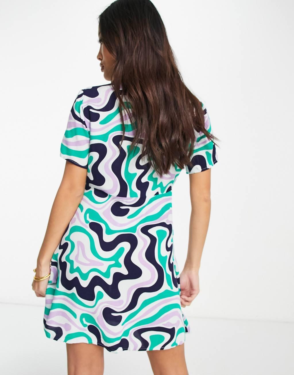 Pieces Petite exclusive mini shirt dress in green wavy print Product Image