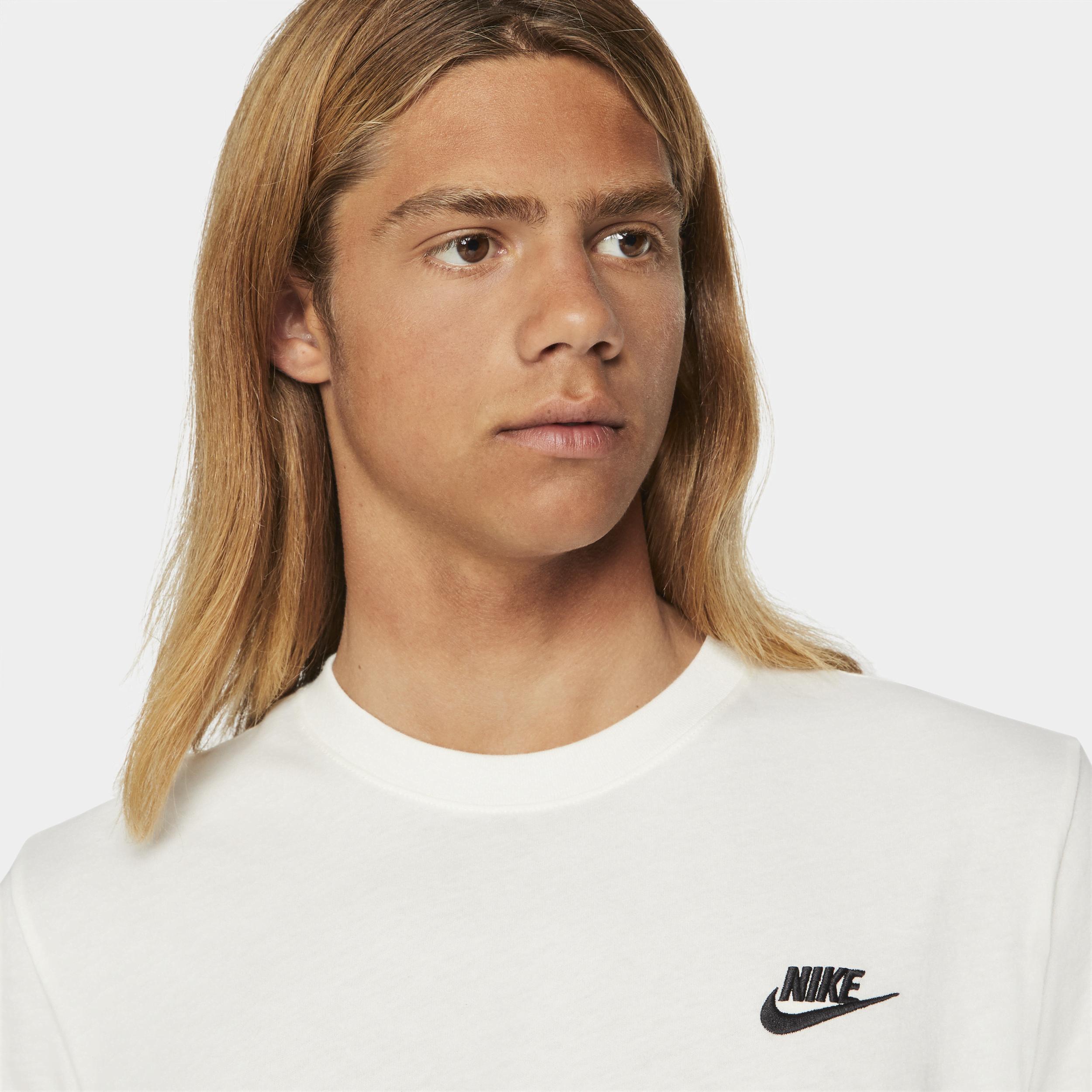 Men's Nike Sportswear Club T-Shirt Product Image