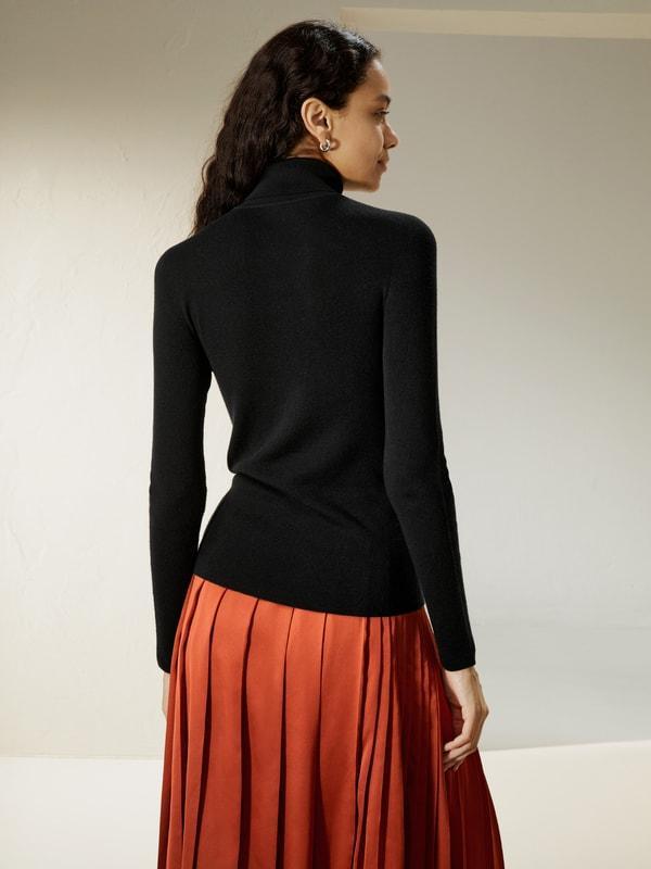 Seamless Silk-Cashmere Blend Turtleneck Sweater Product Image