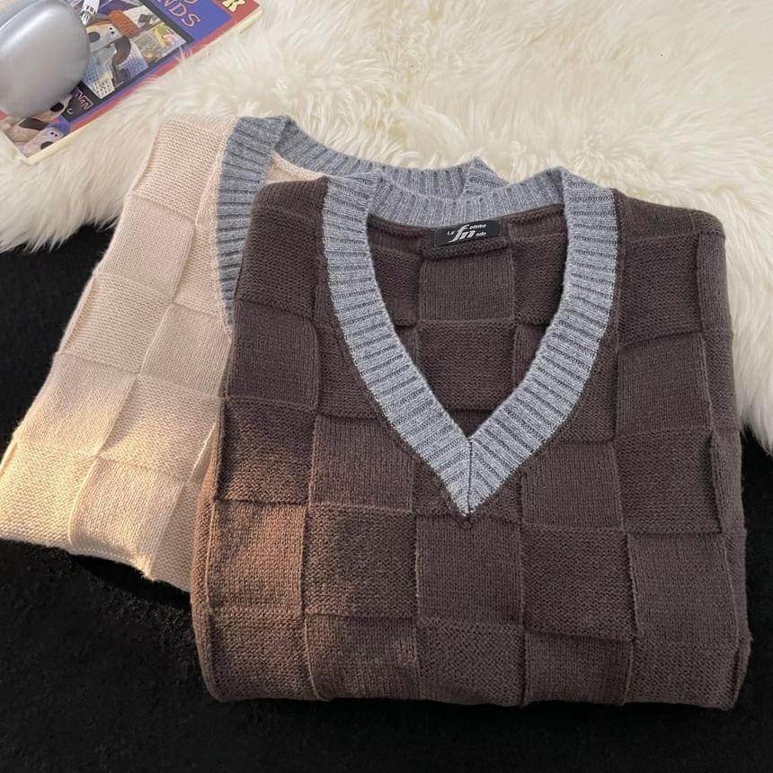 V-Neck Two Tone Sweater Vest Product Image