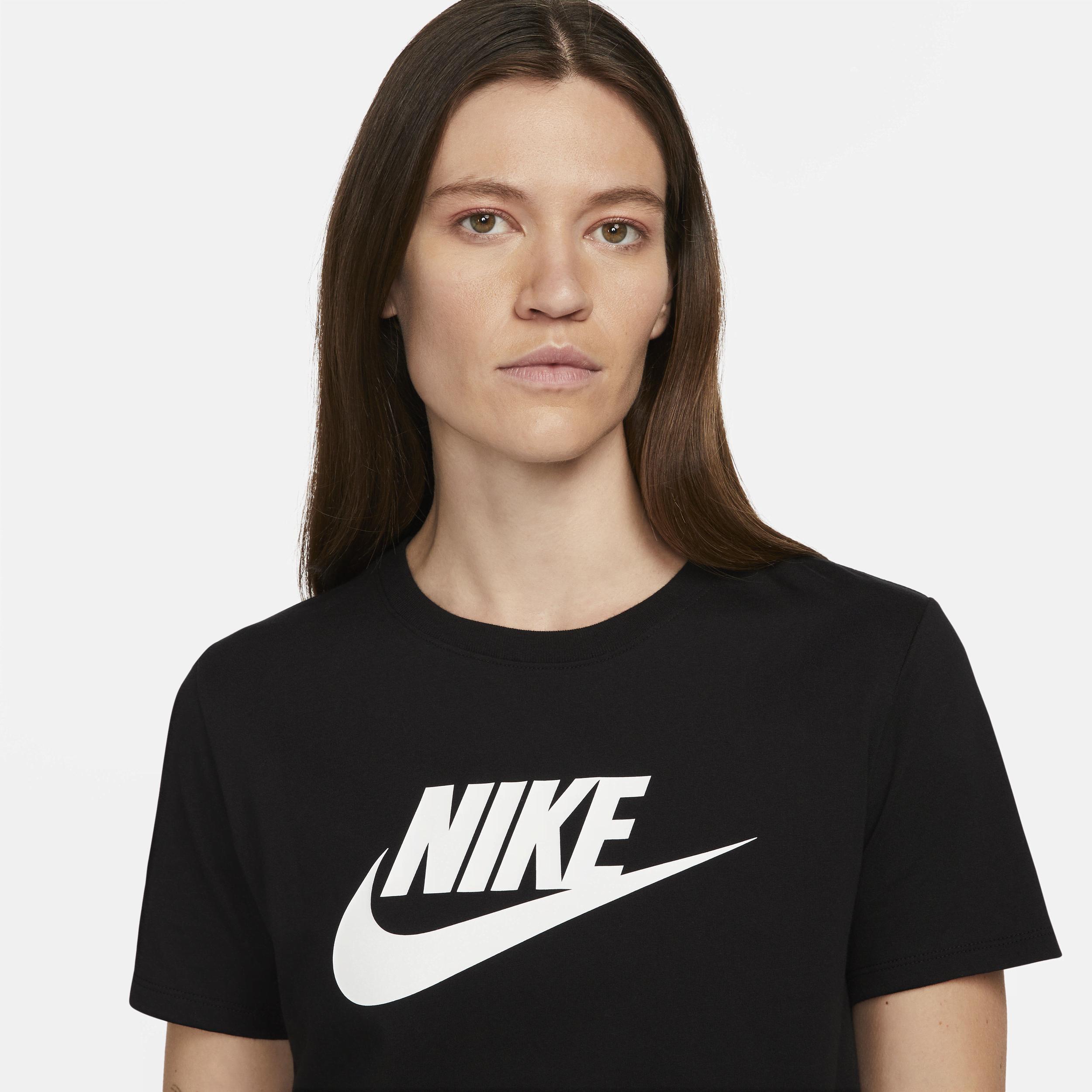 Nike Essential T-shirt Product Image