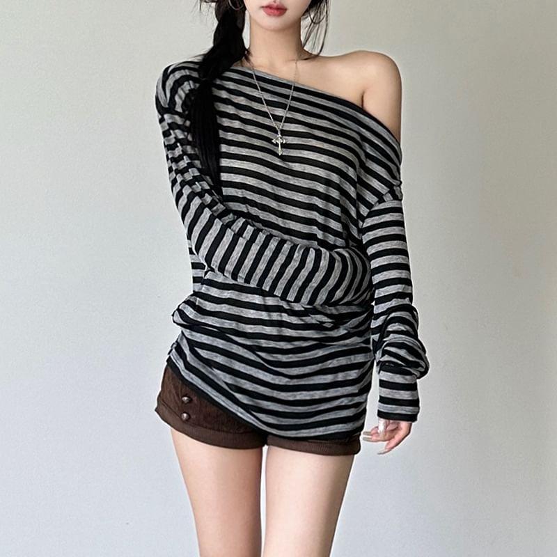 Long-Sleeve One-Shoulder Striped T-Shirt Product Image