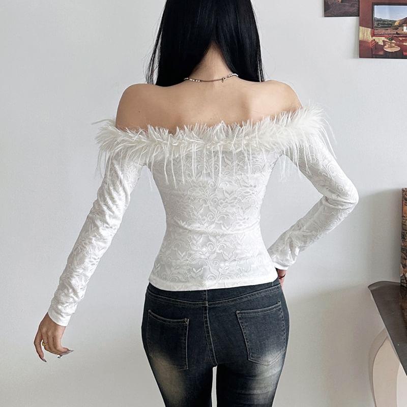 Long-Sleeve Off Shoulder Furry Trim Crop Top Product Image