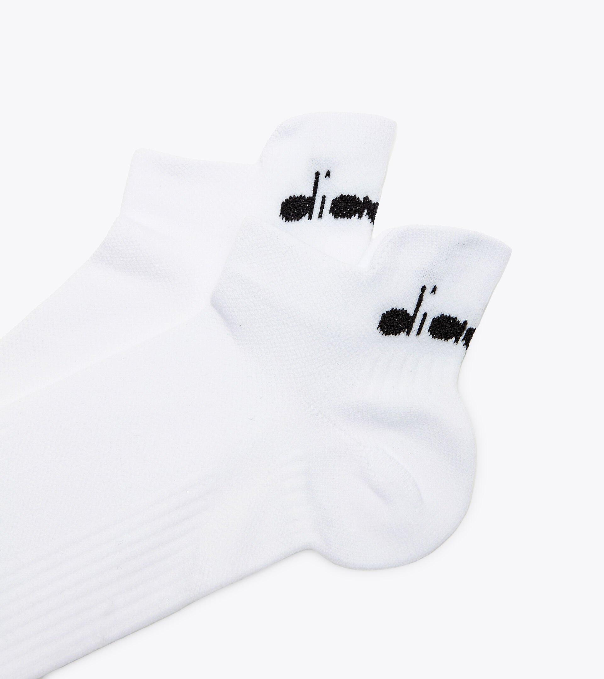 LIGHTWEIGHT QUARTER SOCKS Product Image