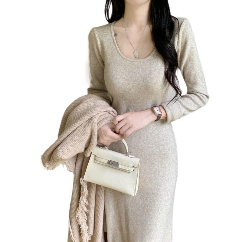 Long-Sleeve Scoop Neck Midi A-Line Knit Dress Product Image