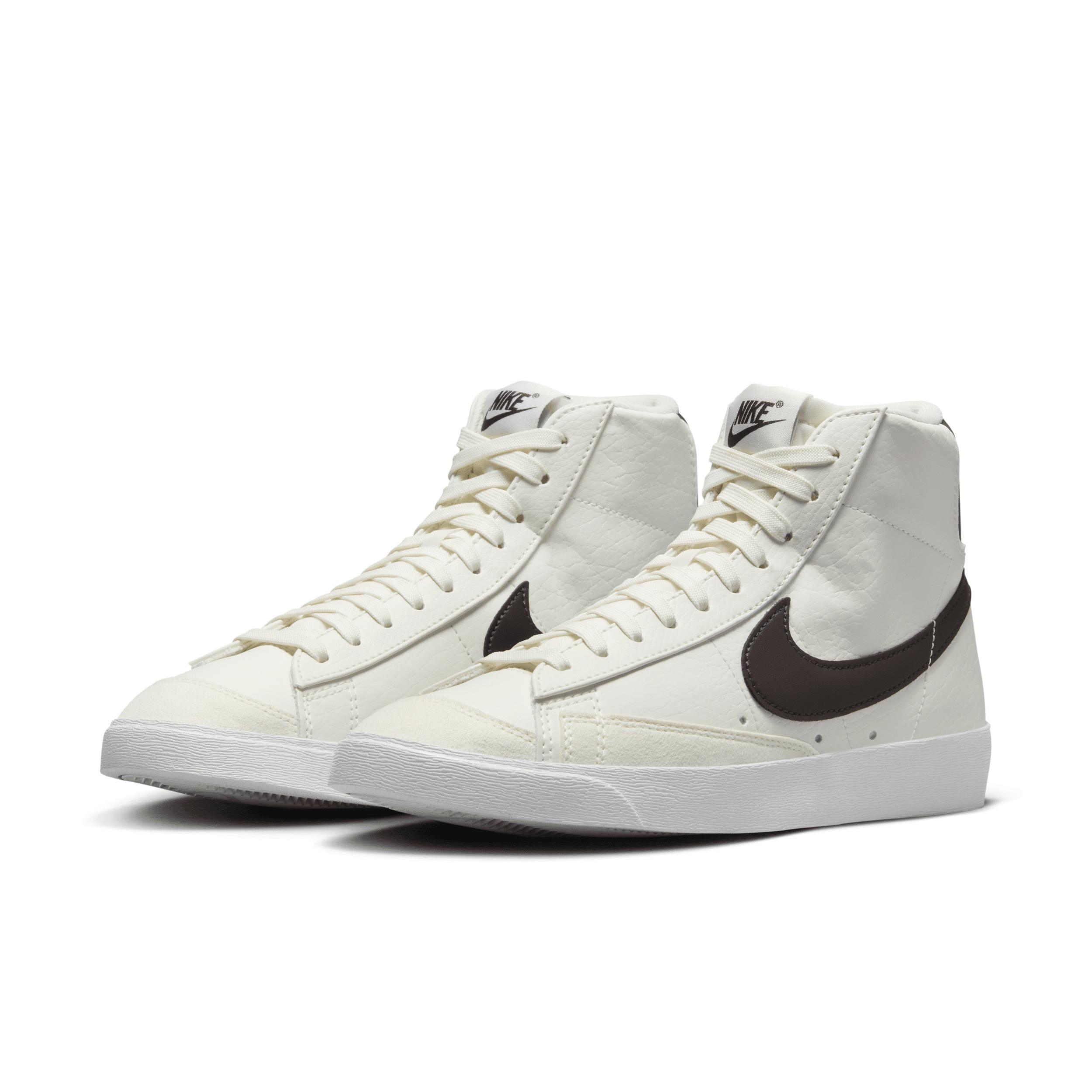 Nike Women's Blazer Mid '77 Shoes Product Image