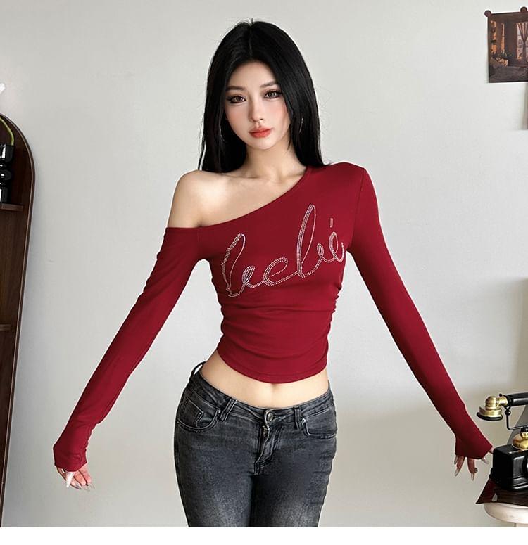 Long-Sleeve One-Shoulder Lettering Cropped Tee Product Image