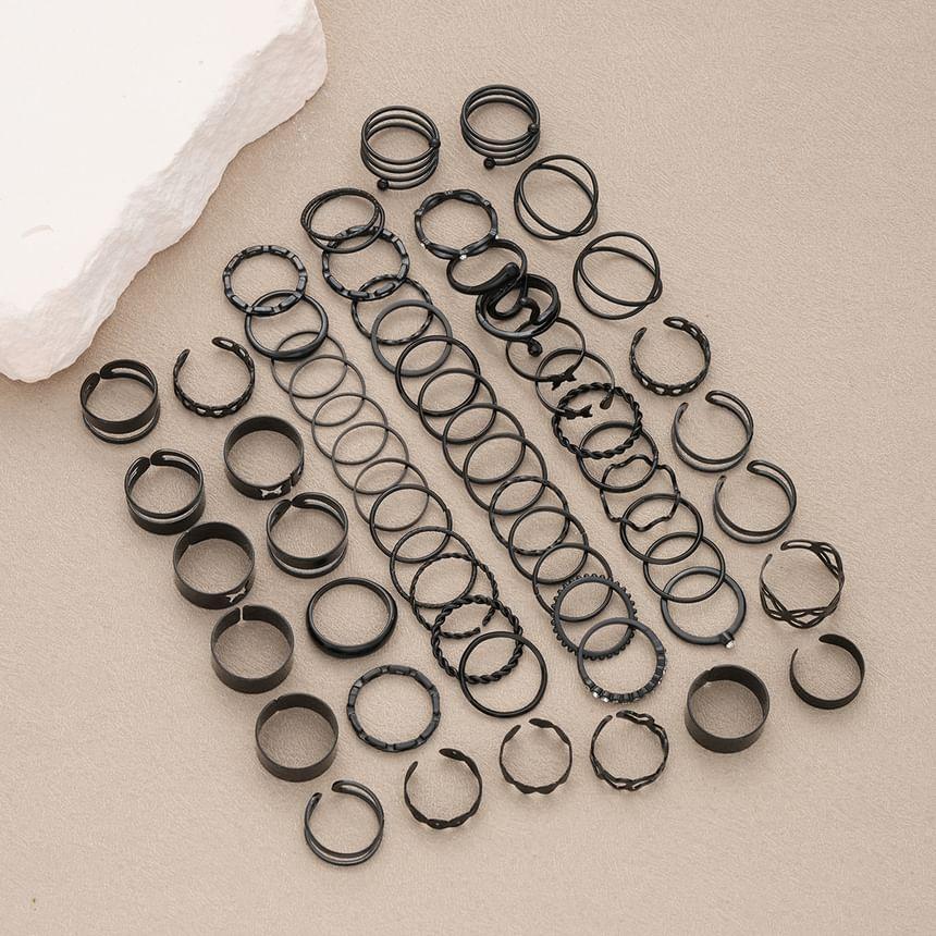 Matte Spiral Ring Set Product Image