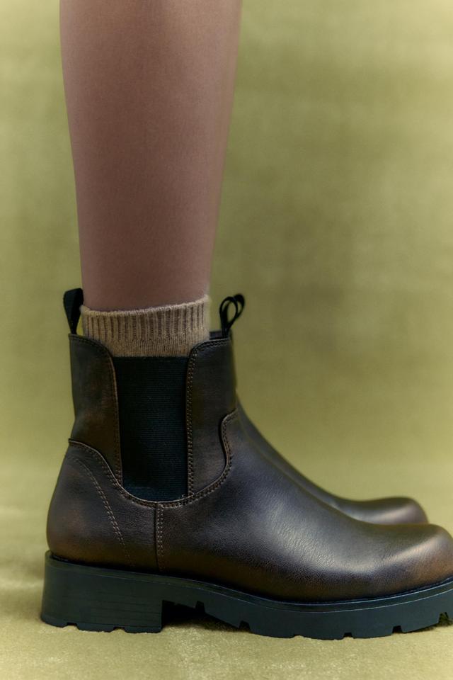 CHELSEA BOOTS Product Image