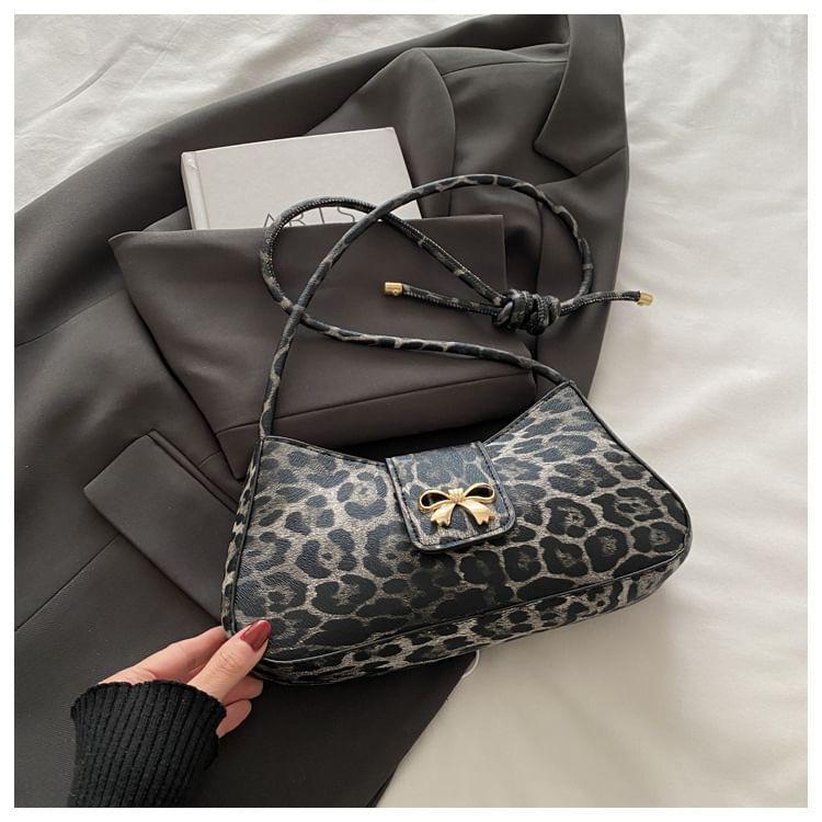 Leopard Patterned Bow Shoulder Bag Product Image