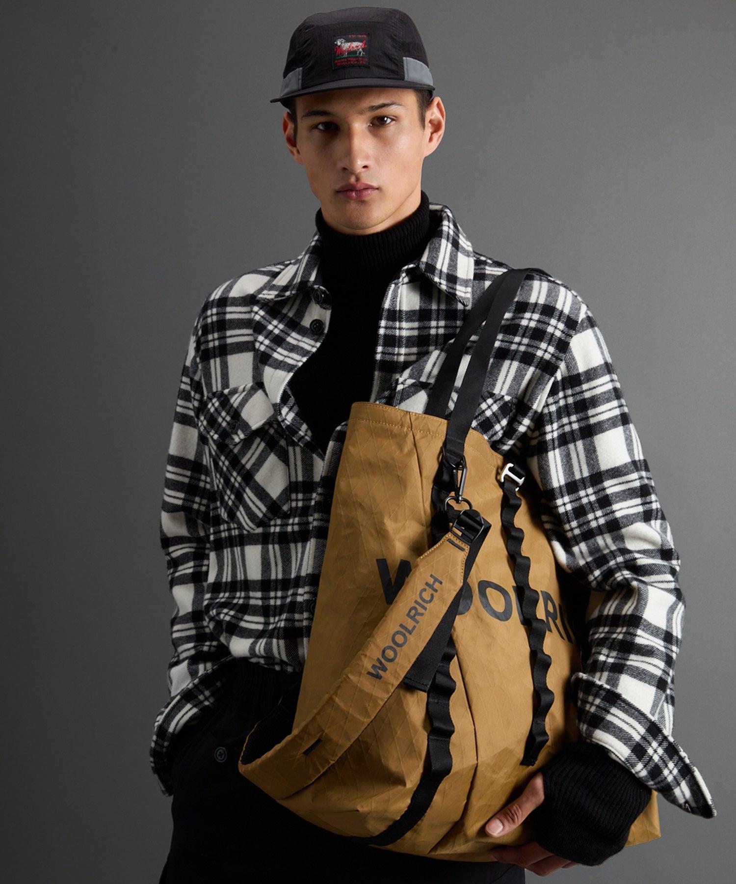 Todd Snyder x Woolrich Oversized Tech Tote in Camel Product Image