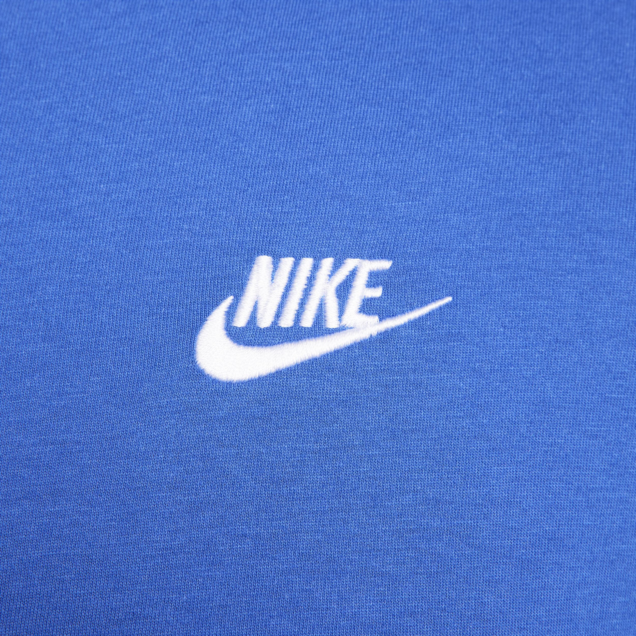 Nike Sportswear Club T-Shirt Product Image