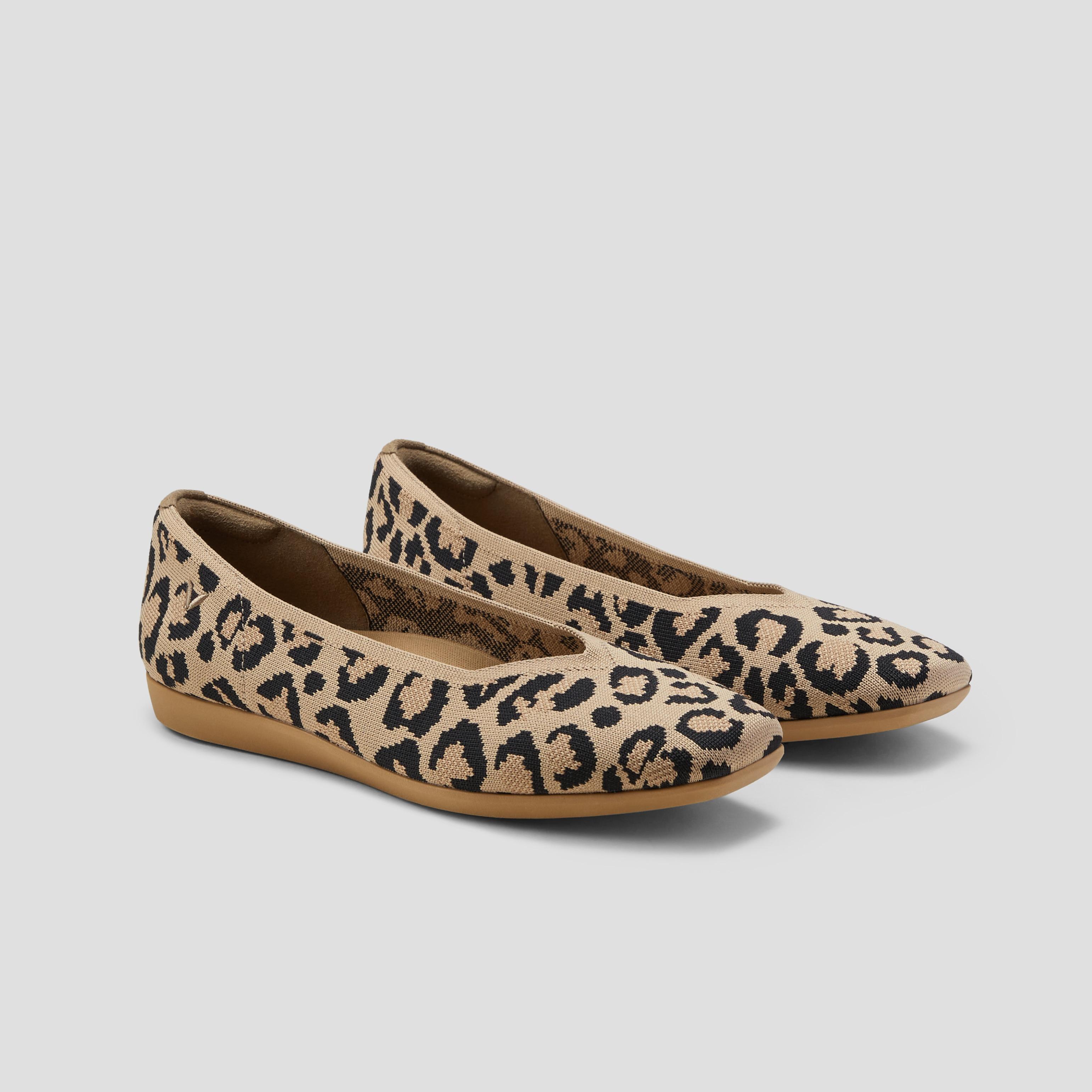 Lightweight Square-Toe V-Cut Flats (Margot Walker) Product Image