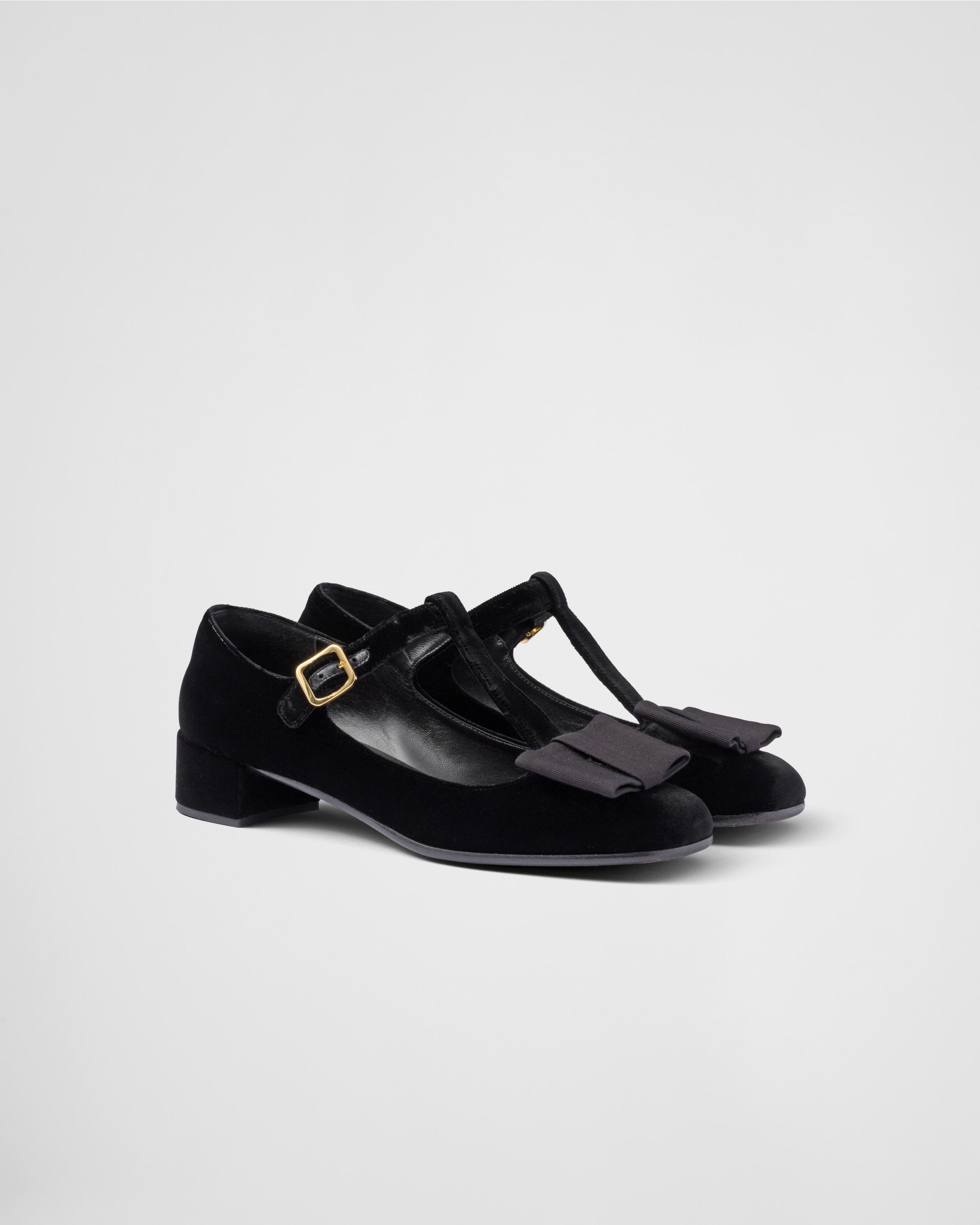 Velvet pumps Product Image