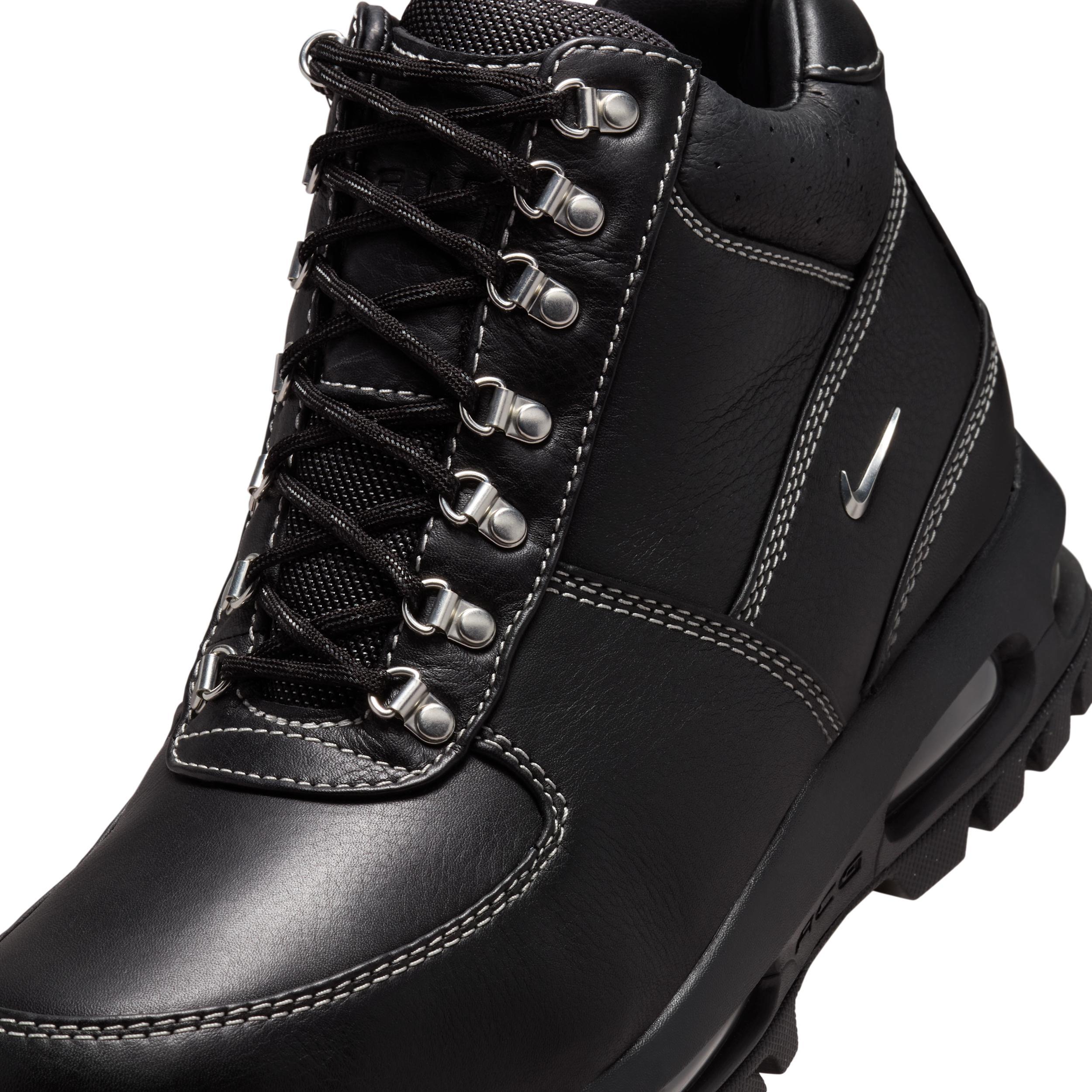 Nike Men's Air Max Goadome Premium Boots Product Image