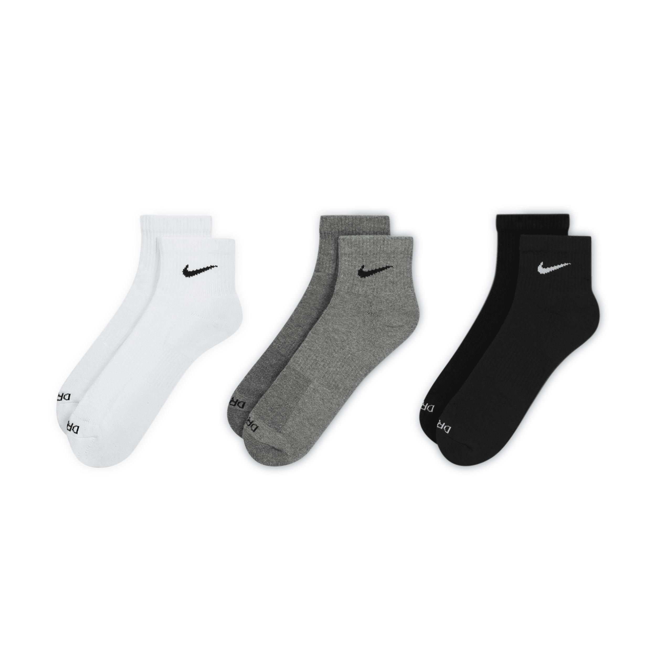 Nike Men's Everyday Plus Cushioned Training Ankle Socks (3 Pairs) Product Image