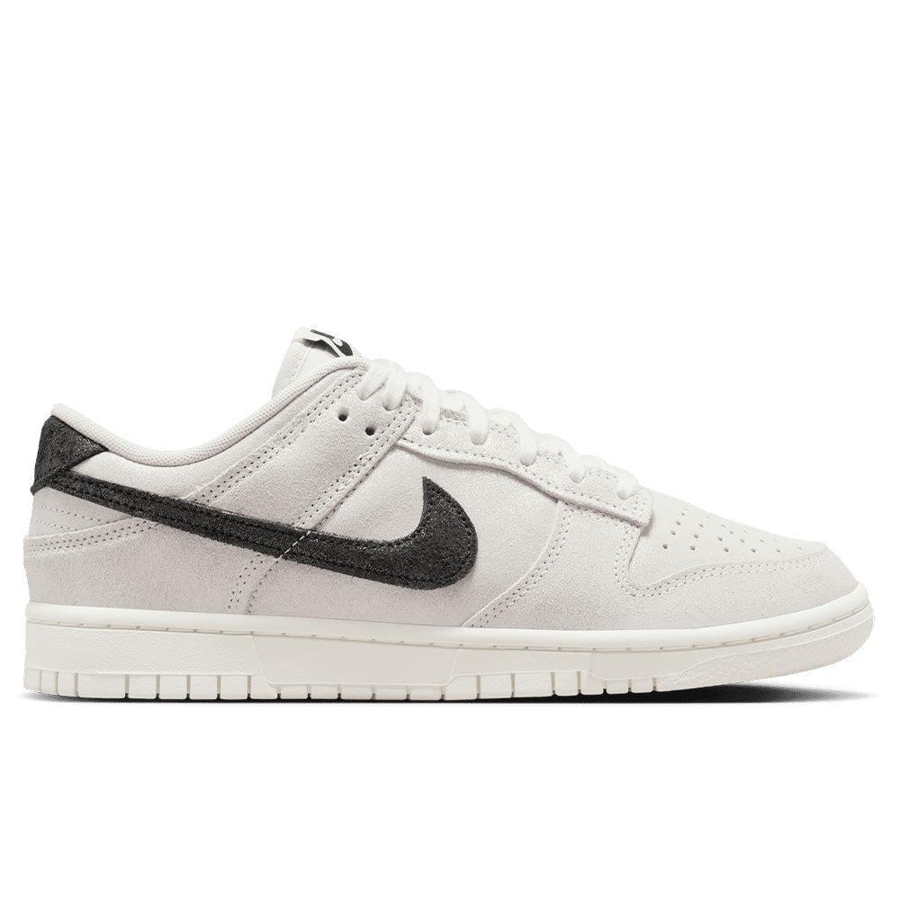 Dunk Low Se Women's - White/Black/Team Red Female Product Image