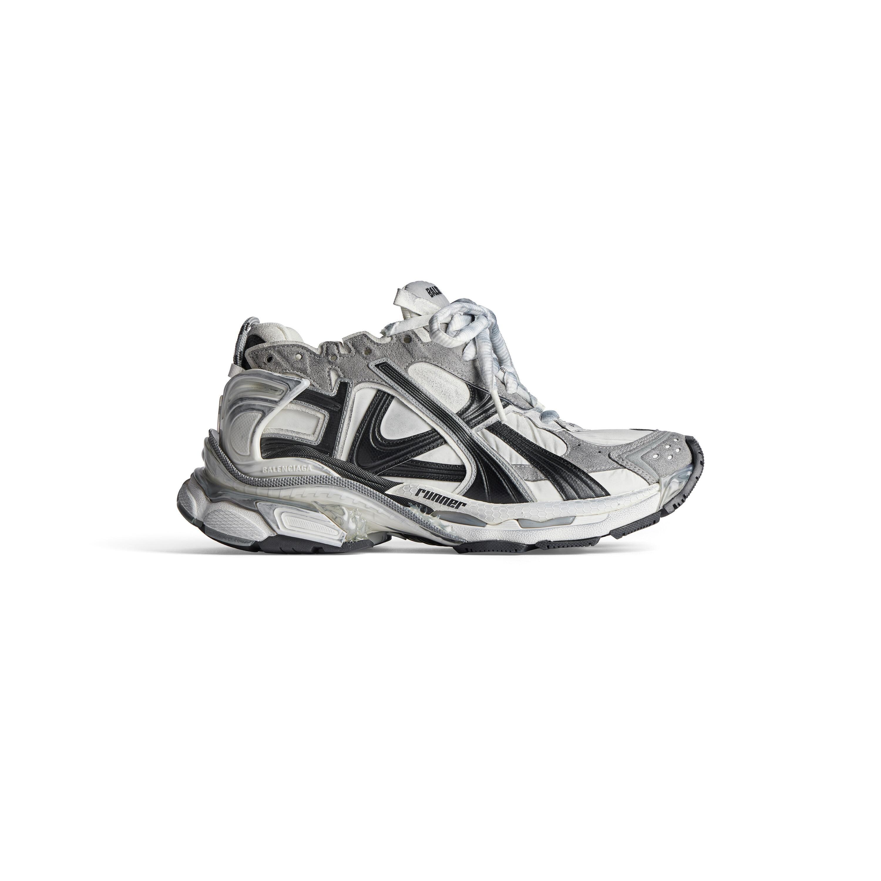 Men's Runner Sneaker in Grey/white/black Product Image