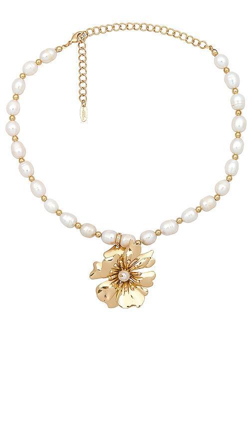 Pearl And Flower Necklace Product Image